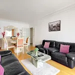 Elegance Parisienne, Vue Luxueuse Imprenable