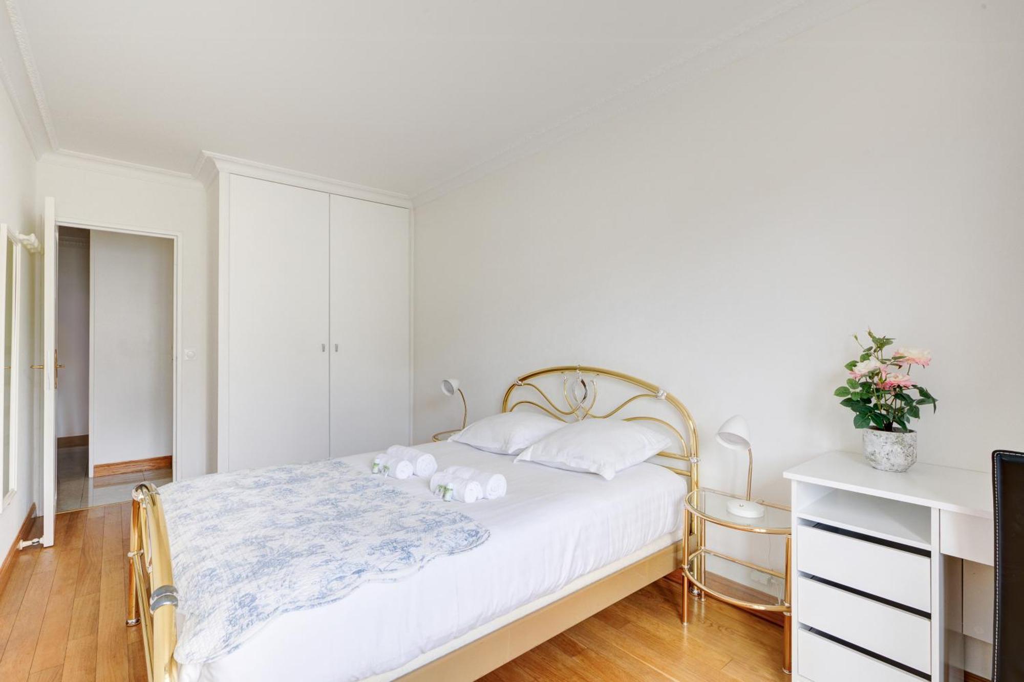 Elegance Parisienne, Vue Luxueuse Imprenable